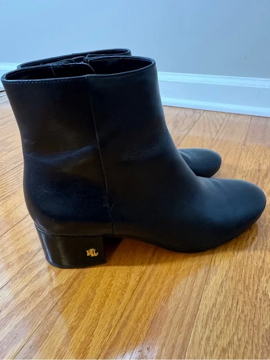 Lauren Ralph Lauren's Welford Women’s Black Leather Booties 9.5B - Picture 6 of 9